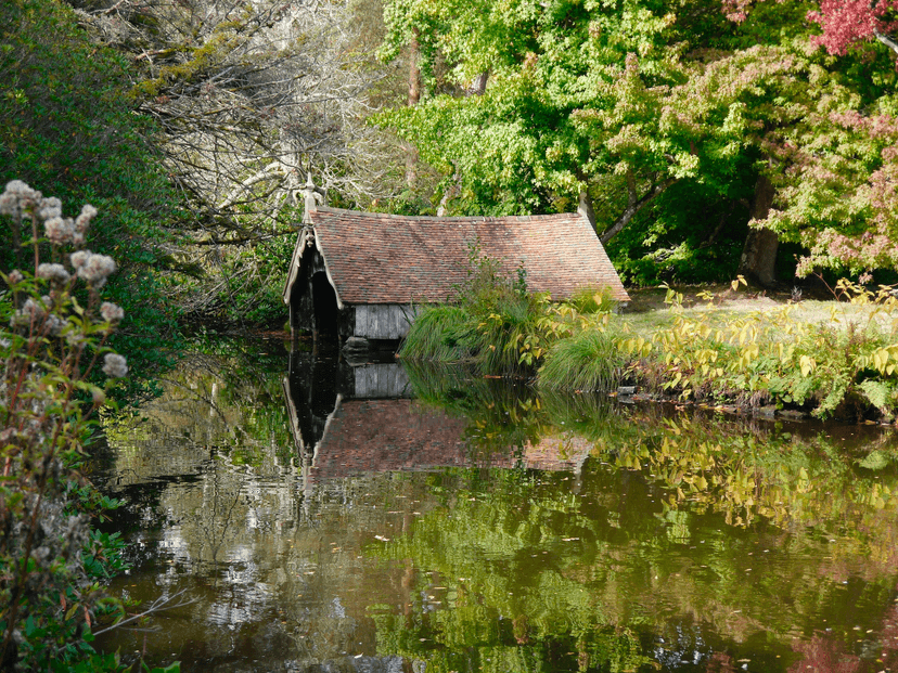 A picturesque house next to a lake